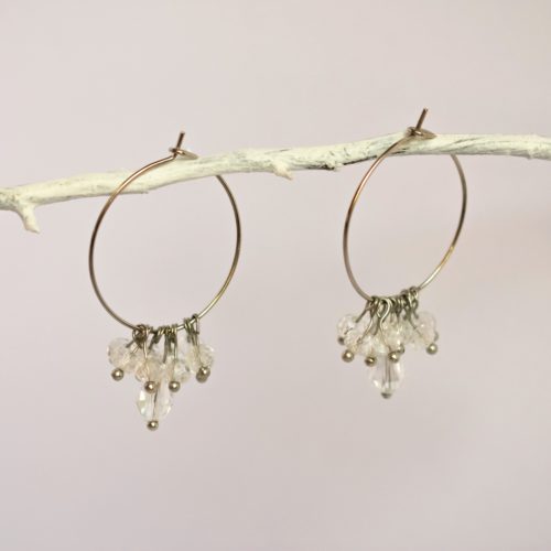 Boucles d’oreilles créoles et perles